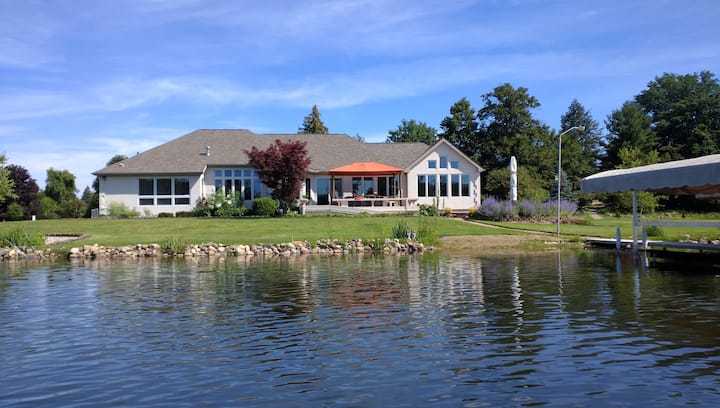 Lakeside Retreat Lakefront. Second  Room Add $50. - Fort Custer Recreation Area, Augusta