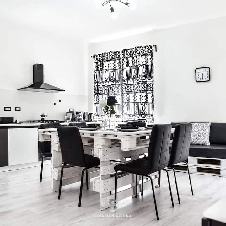Black&white Guest House - Iglesias