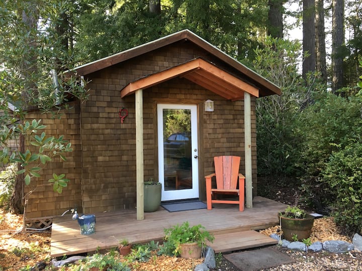Quaint Cabin In The Redwoods - Mendocino, CA