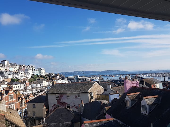 Stunning Penthouse Views To Harbour With Parking. - Brixham