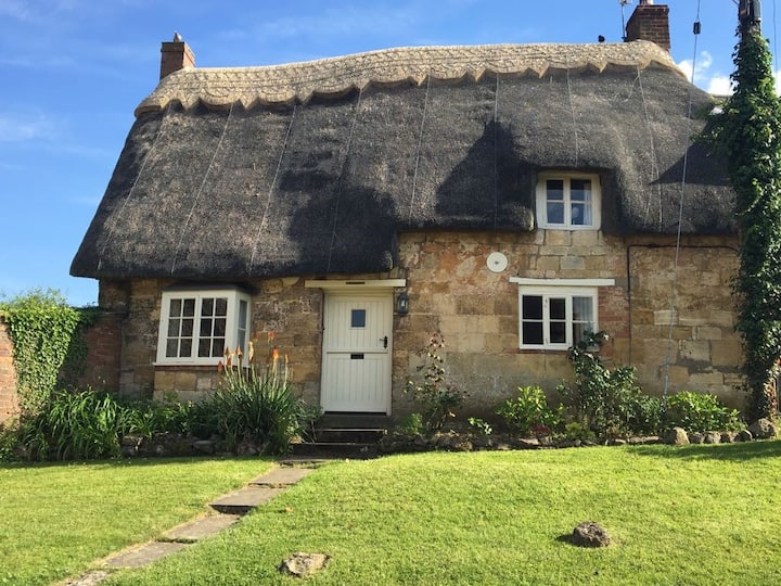 Beautiful 17th Century Thatched Cotswold Cottage - Moreton-in-Marsh