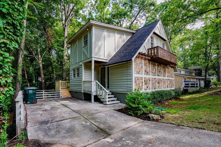 Chalet In North Hills - Raleigh, NC