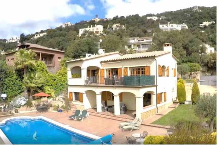 5 Bedroom Villa On Costa Brava With Heated Pool - Calonge