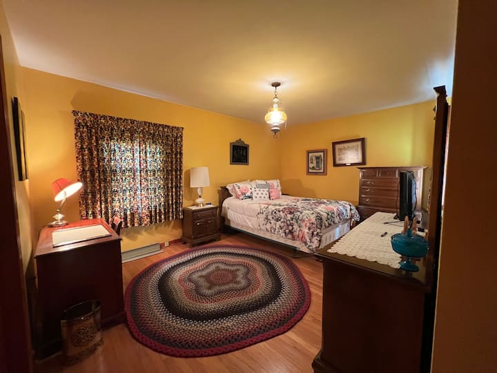 Quiet, Time-capsule 3-bedroom Home In Whitesboro - Utica