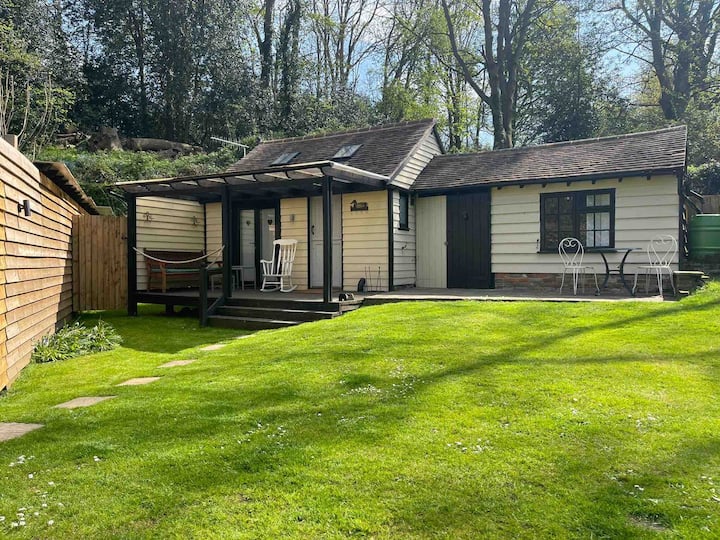 Muntjac Lodge, A Cabin In Heart Of Chorleywood - Hertfordshire