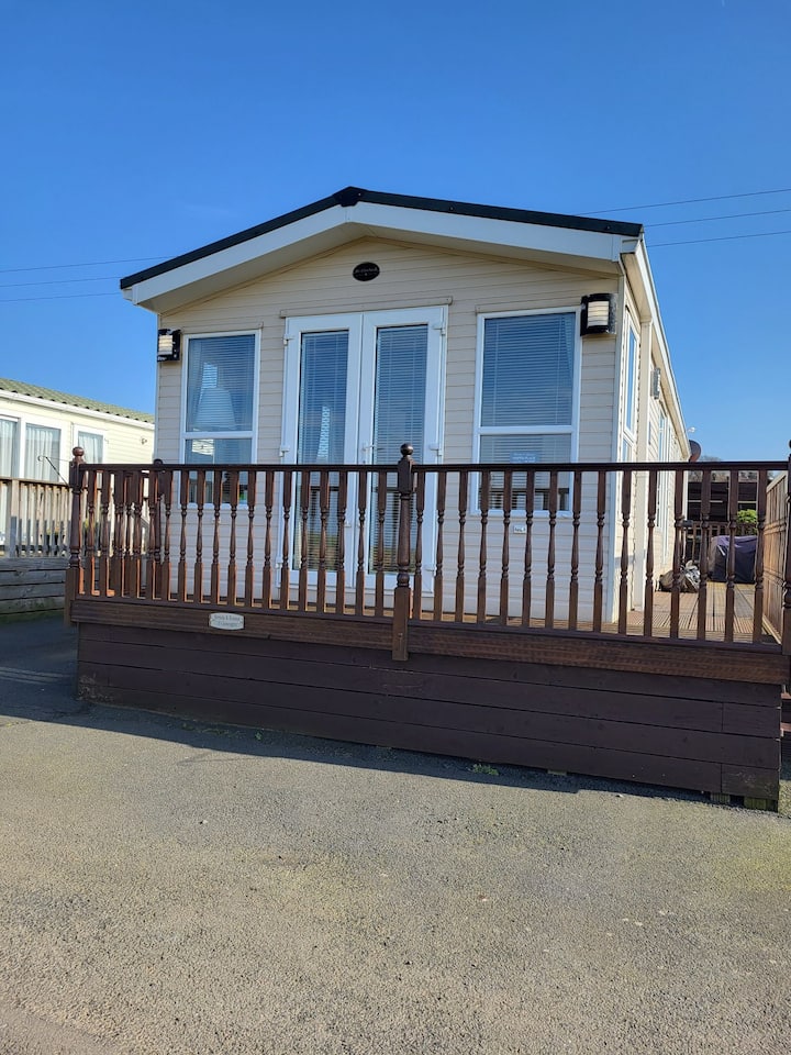 Luxury 2 Bed Holiday Home - Girvan
