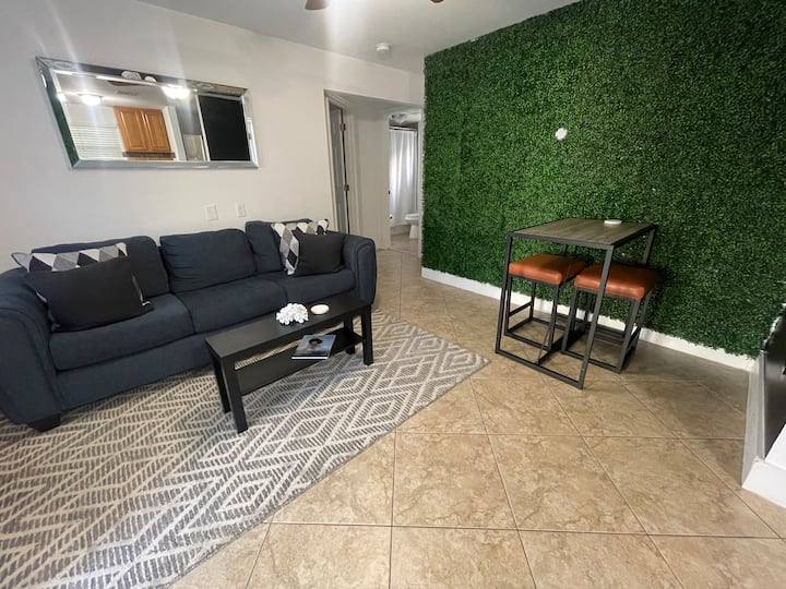 5 Minute Walk To Wilton Manors Dr 10mins To Beach! - Wilton Manors, FL