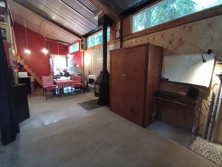 Cozy Barn With Bedroom And Loft - Sherwood, OR