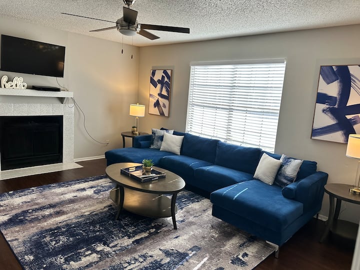 Lovely Two Bedroom With A Pool - Killeen