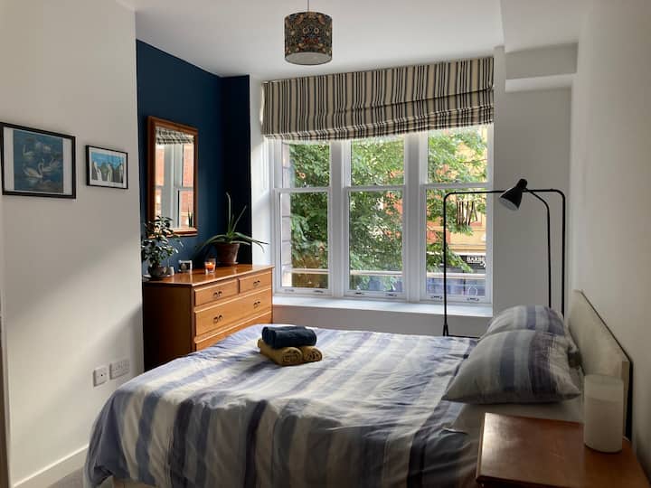 Bright And Modern En-suite Bedroom In Cardiff Bay - カーディフ