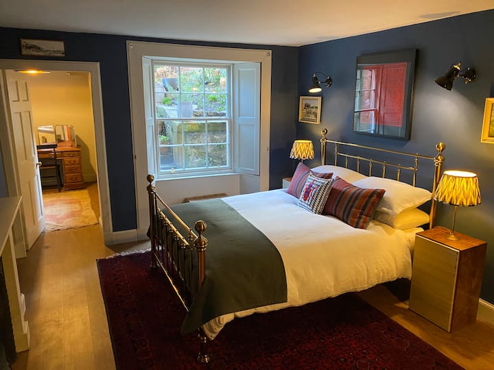 A Stylish Double Room With En Suite Bathroom - Edimburgo