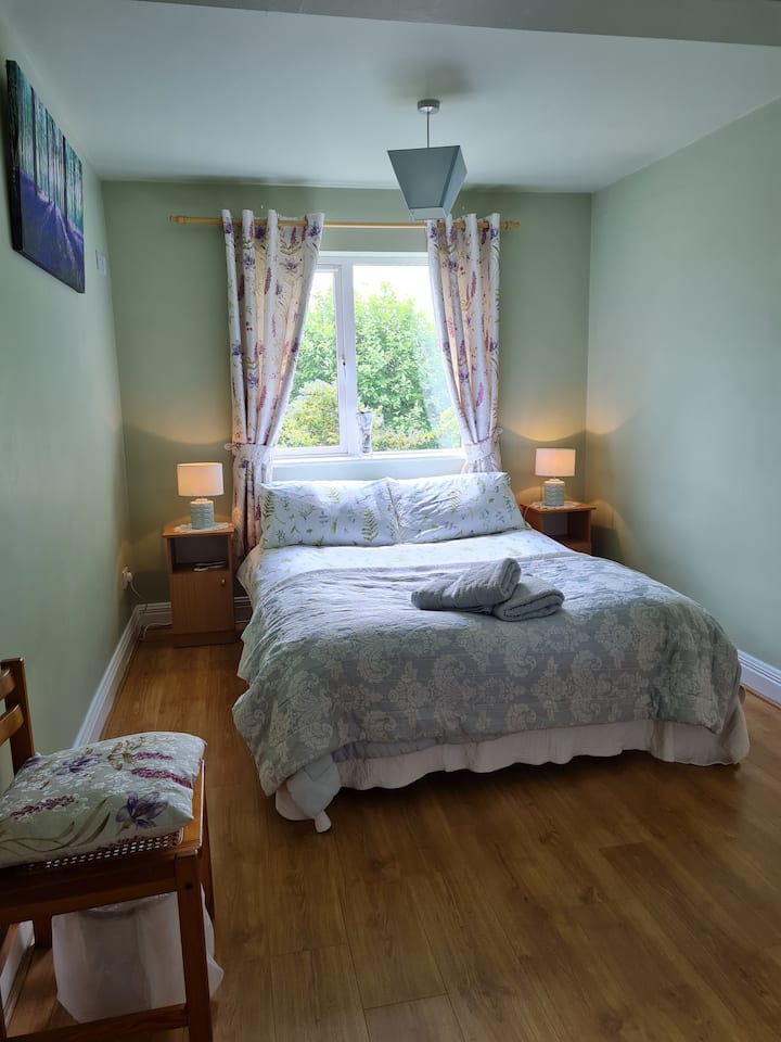 Spacious Double Room In Private House - Ballina