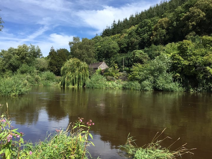Riverside Cottage With Gorgeous Views - Hereford