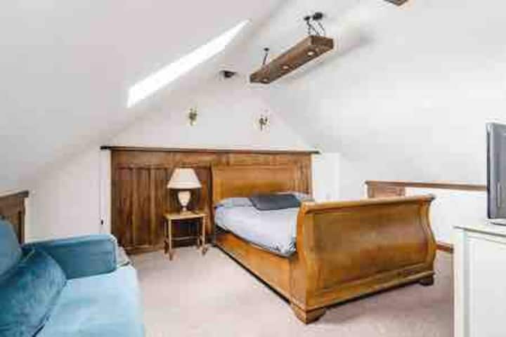 The Loft With En-suite & Sofa Bed Loughborough - ラフバラー
