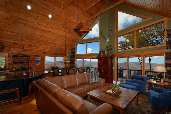 Big View~luxury Cabin~3k/1q/2bb~fire Pit~ski Close - Banner Elk, NC