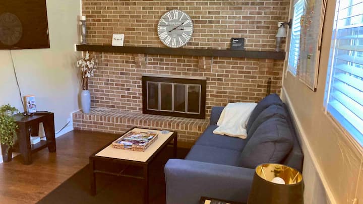 Great Apt Close To Highway! N Indy ***** - Fort Harrison State Park, Indianapolis