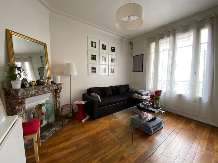 Paris In 10 Min, Chic Art Collector’s Apartment - Puteaux