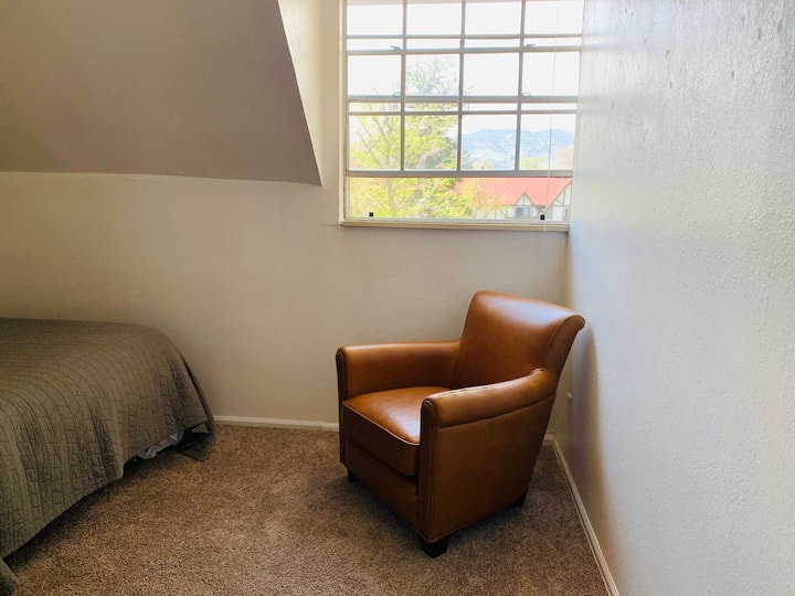 Cozy, Tree Top Getaway Just 10 Mins To Pearl St. - Boulder, CO