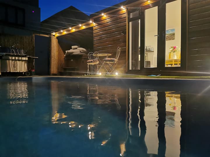 Private Pool, Hot Tub Luxury Cabana Poole Dorset - Corfe Castle