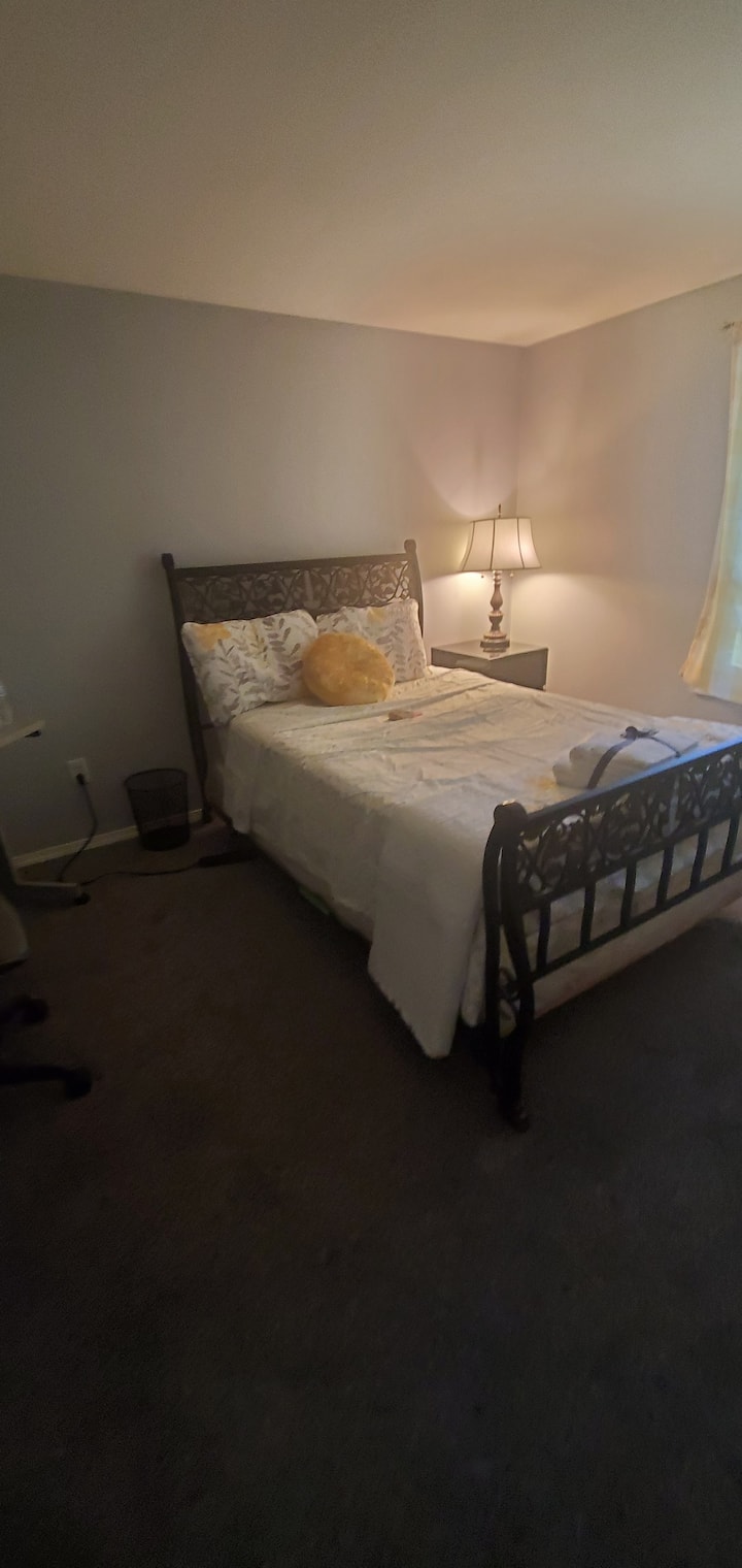 Private Bedroom In Shared Home - Worcester, MA