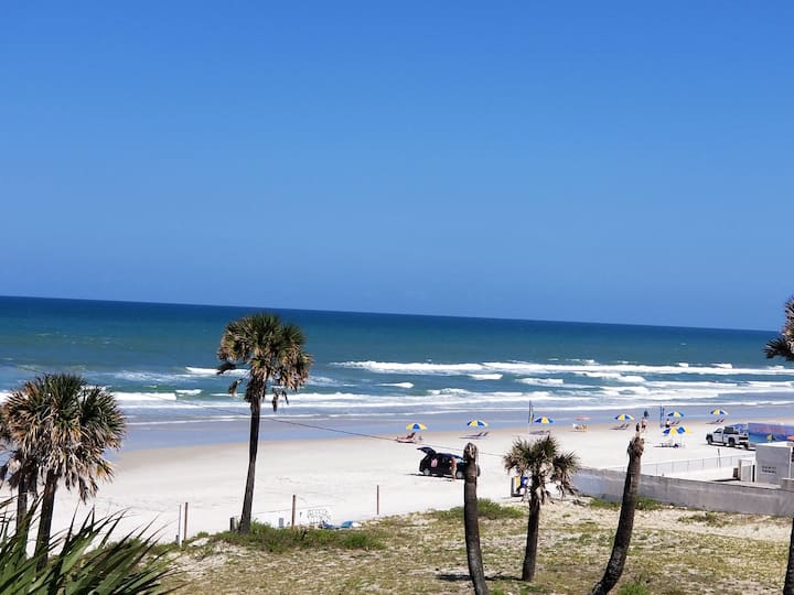 Daytona Beach Ocean View Getaway - Daytona Beach, FL