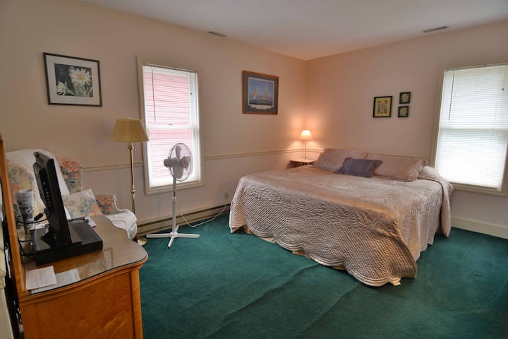 #4 Double Bed With A Shared Bath, Wifi. - Bayfield, WI