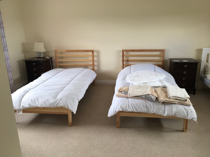 Double Twin Room With Private Bathroom - Nantwich