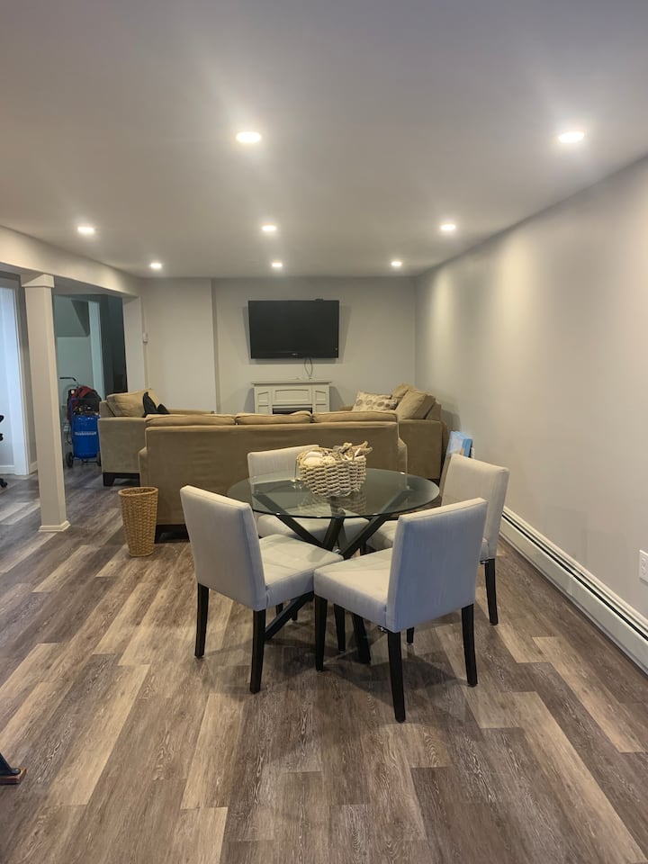 Modern Lux Apt In Annapolis Valley - Private Entry - ケントヴィル