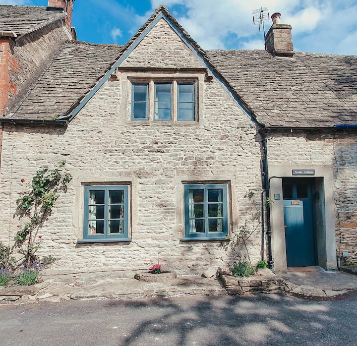 Stunning Cosy Gable Cottage Central Location - Stow-on-the-Wold