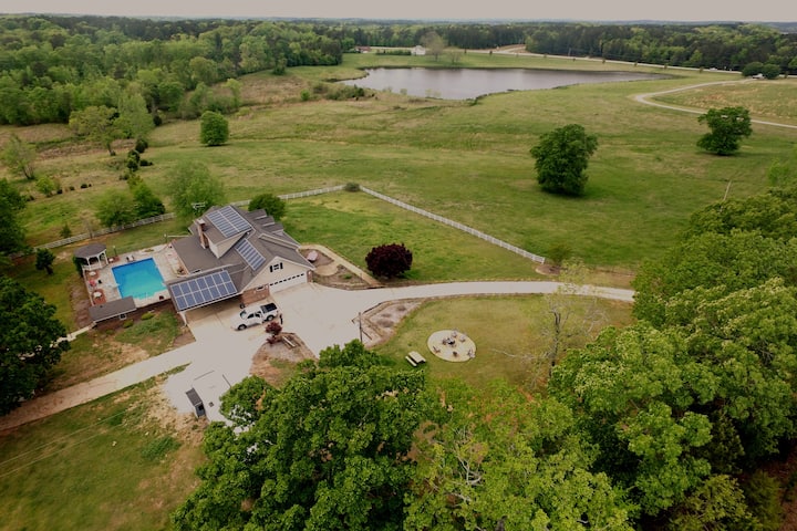 Gorgeous Home & 60 Acres @ Lake Russell!!! - Redbox, Calhoun Falls