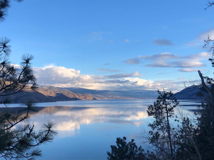 Romantic One Bedroom Guest House/amazing View! - Peachland