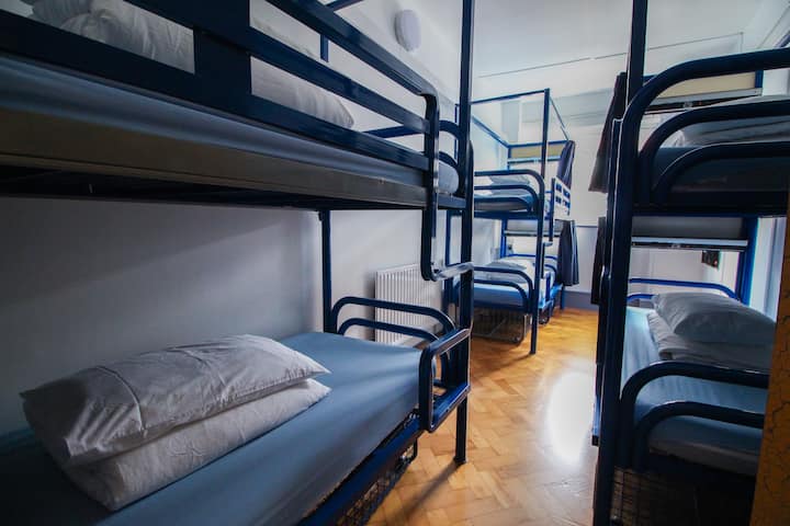 1 Bed In 6 Mixed Dorm - London's No 1 Hostel - Harrow