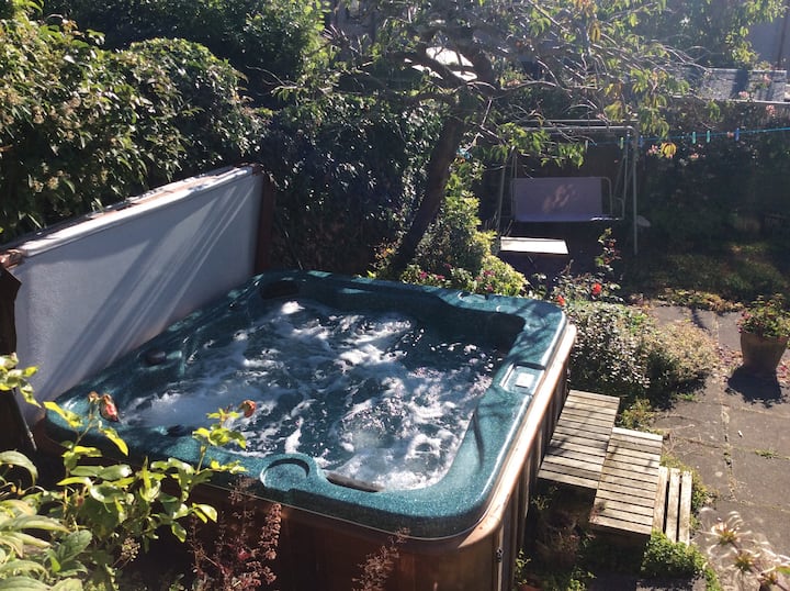 Room In Lovely Home With Hot Tub - Coldingham