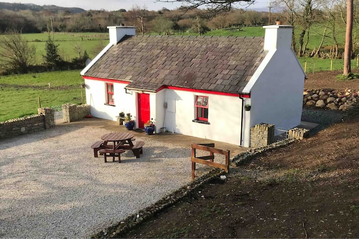 Doultes Traditionally Cottage - County Donegal