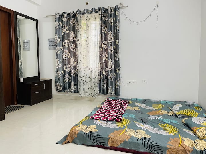 Butterfly Room In 3bhk Flat - Hyderabad