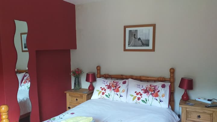 Garden View, En-suite Room In Lyme Regis - ライム・レジス