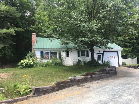 Find cheap vacation rentals in New London, NH cozycozy