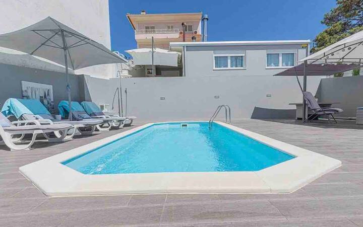 Modern Pool Villa Near The Beach - Corroios