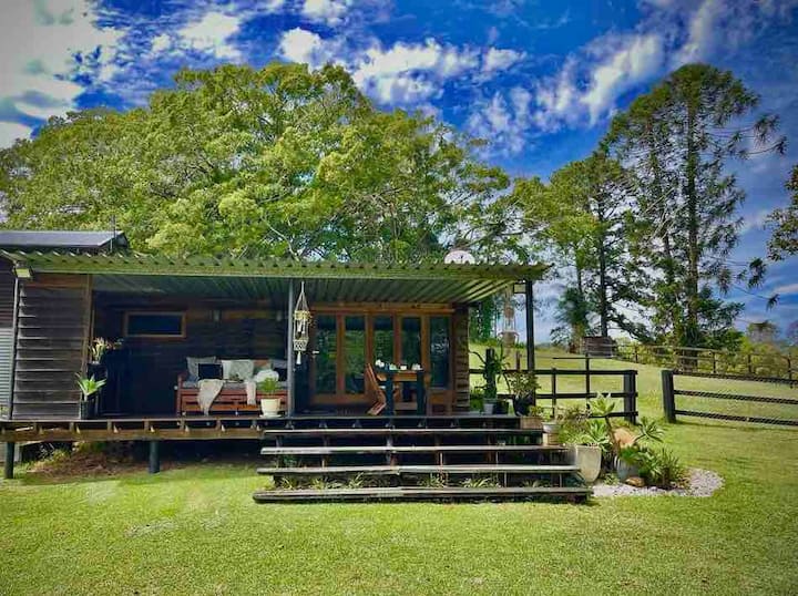The Dairy Cottage - Rustic Timber Cottage With  Outdoor Living, Set On Acreage - Palmwoods