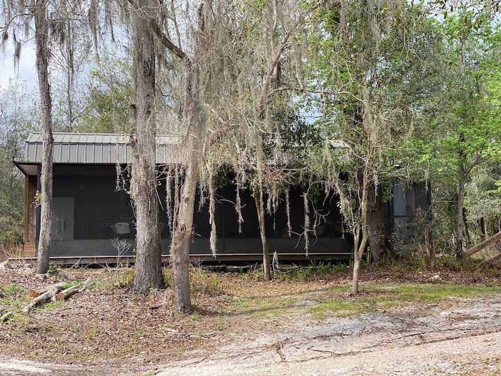 Rustic Bunkhouse For Glamping And Relaxing - Giraffe Ranch, Dade City
