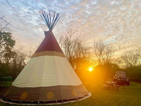 Farm Tipi With Sauna And Secret Solar Garden - Denton, TX