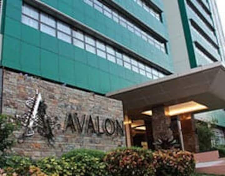 Ayala's Closest Condo: At Avalon  17th Floor - フィリピン セブ