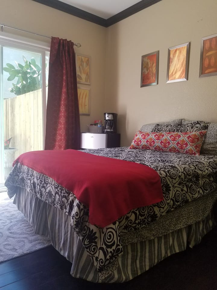 Sunny Suite With Beautiful Private Entrance - Stockton, CA