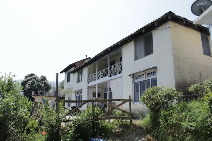 Berry Homestay 2 Bedroom Traditional Home | Serene - Dalhousie