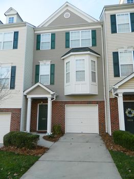 Best large villa rentals in High Point, NC on cozycozy