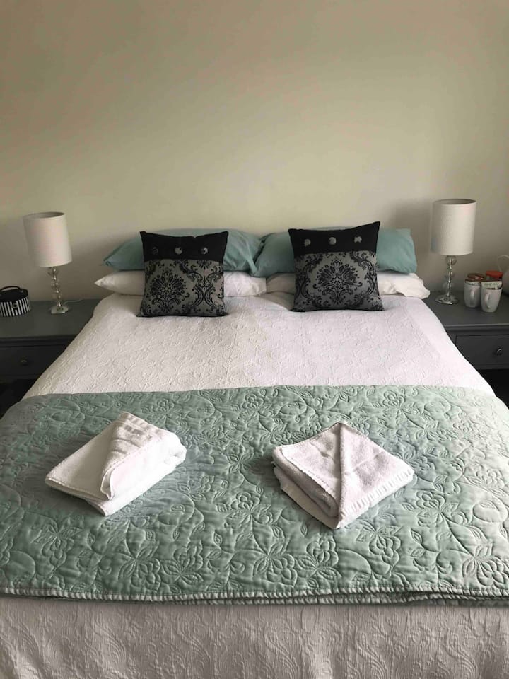 Quiet Bungalow With Two Bedrooms - Bridgnorth