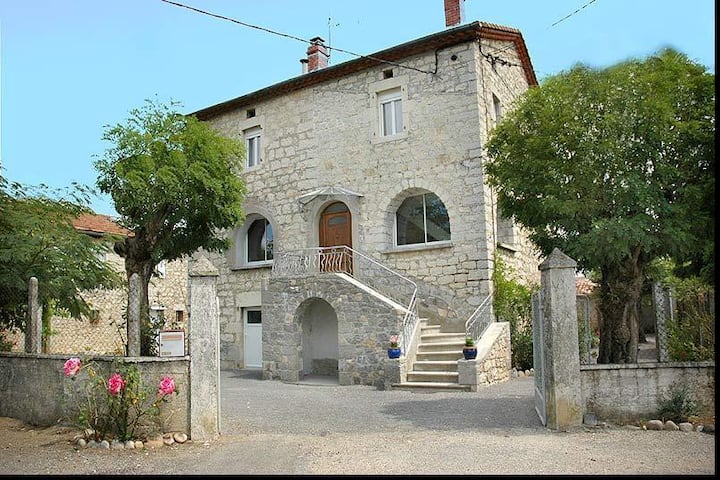 Logement Dans Belle Maison Ardéchoise De Village - Berrias-et-Casteljau