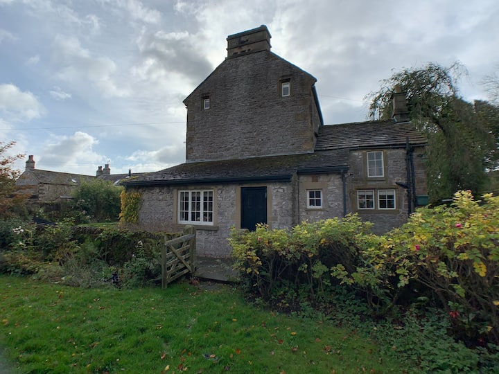 Grade Ii Listed Peak District Property - Edale