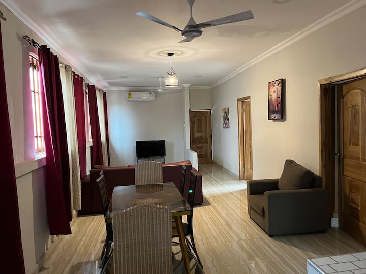 Newly Refurbished 2 Bd Apt On Rooftop @ East Legon - Accra
