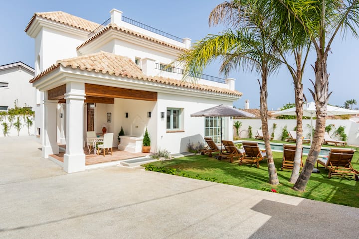 Villa Del Mar Close To The Beach On Offer - Marbella